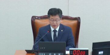 “기후위기 위협 극복해야”… 환노위 첫 전체회의 반쪽 개최