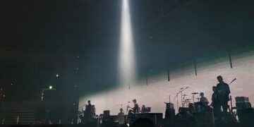 [리뷰] “우린 슬로건이 아니야”…이승윤이 이 시대를 위로하는 법 (\’역성\’ 현장)