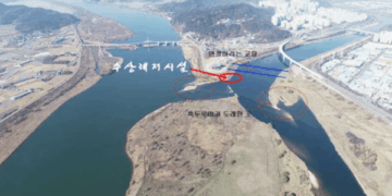 대구 달성습지 앞 전광판‧오리배…“생태계 교란 우려”