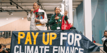 막내린 COP29…‘기후재원’ 합의했지만 개도국은 “실망”