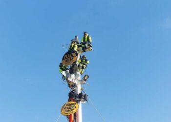 한국서 ‘플라스틱 생산감축’ 시위한 해외 활동가들 “한 달 넘게 출국금지 중”