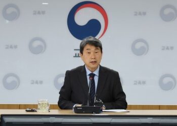 의대 증원 ‘원점’ 회귀에…”전원복귀 안 했는데 포기, 대국민 사기극”