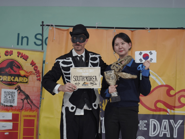 18일(현지시각) 아제르바이잔 바쿠에서 열린 제29차 유엔기후변화협약 당사국총회(COP29)에서 한국이 ‘오늘의 화석상’ 1위를 수상했다. 사진=기후솔루션 제공.