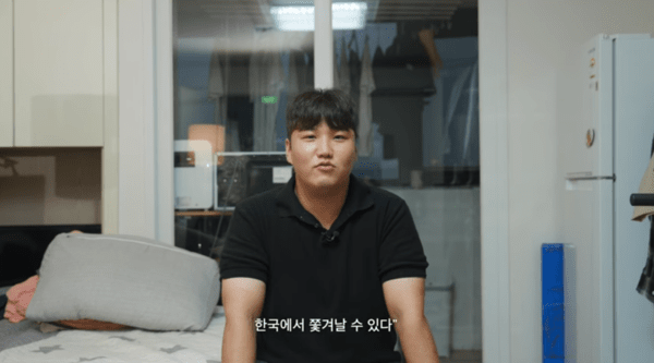 고 강태완씨가 생전 \'이주와 인권연구소\'와 인터뷰를 진행하고 있는 모습. 사진=이주와 인권연구소 유튜브 영상 갈무리